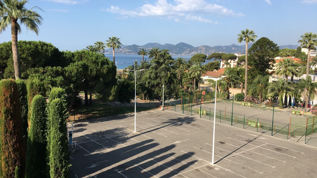 Photo of Others in Cannes