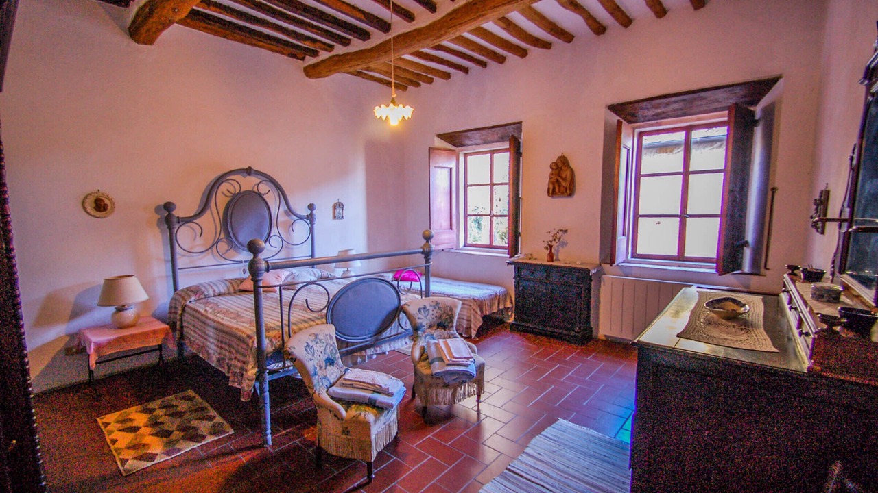 Photo of Bedroom in Buti