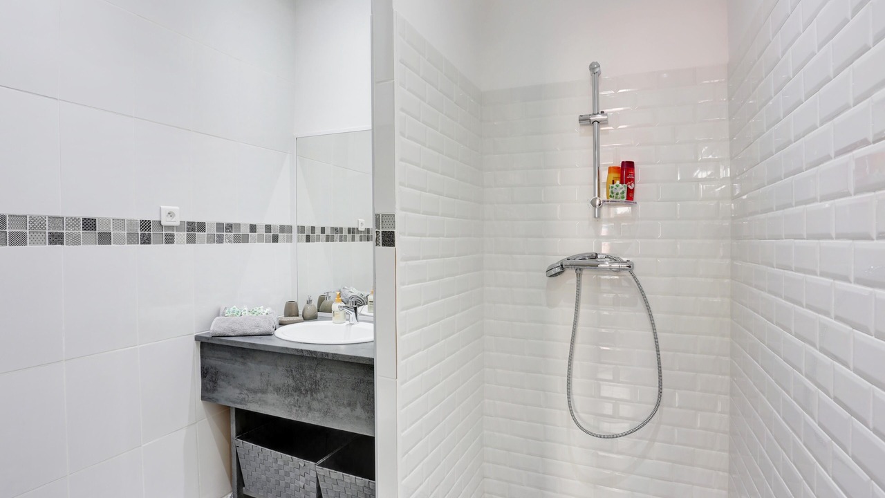 Photo of Bathroom in Quartier du Port