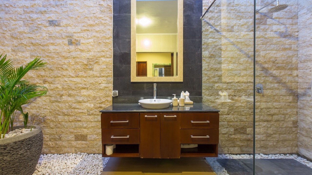 Photo of Bathroom in Sunset Road