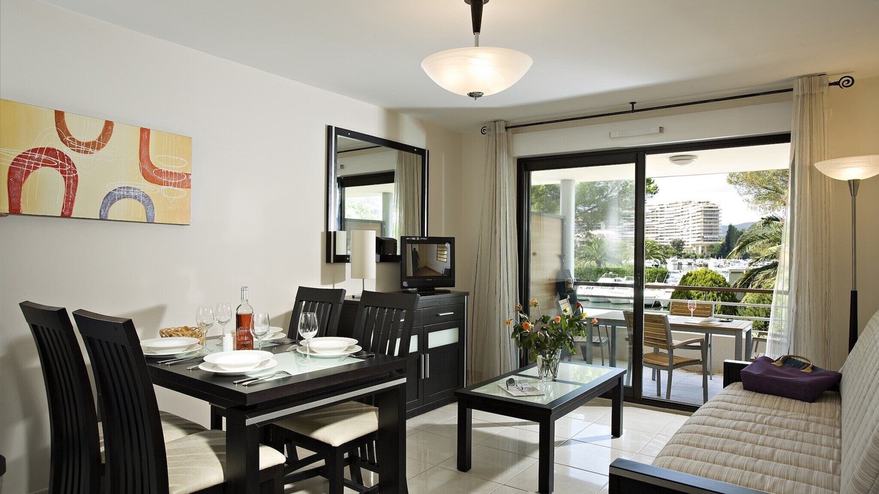 Photo of Livingroom in Mandelieu-La-Napoule