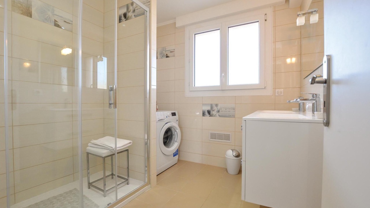 Photo of Bathroom in Prado - Republique