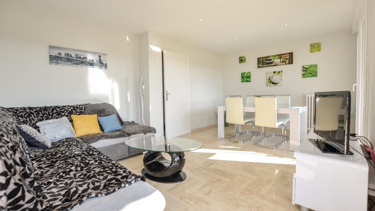 Photo of Bedroom in Prado - Republique