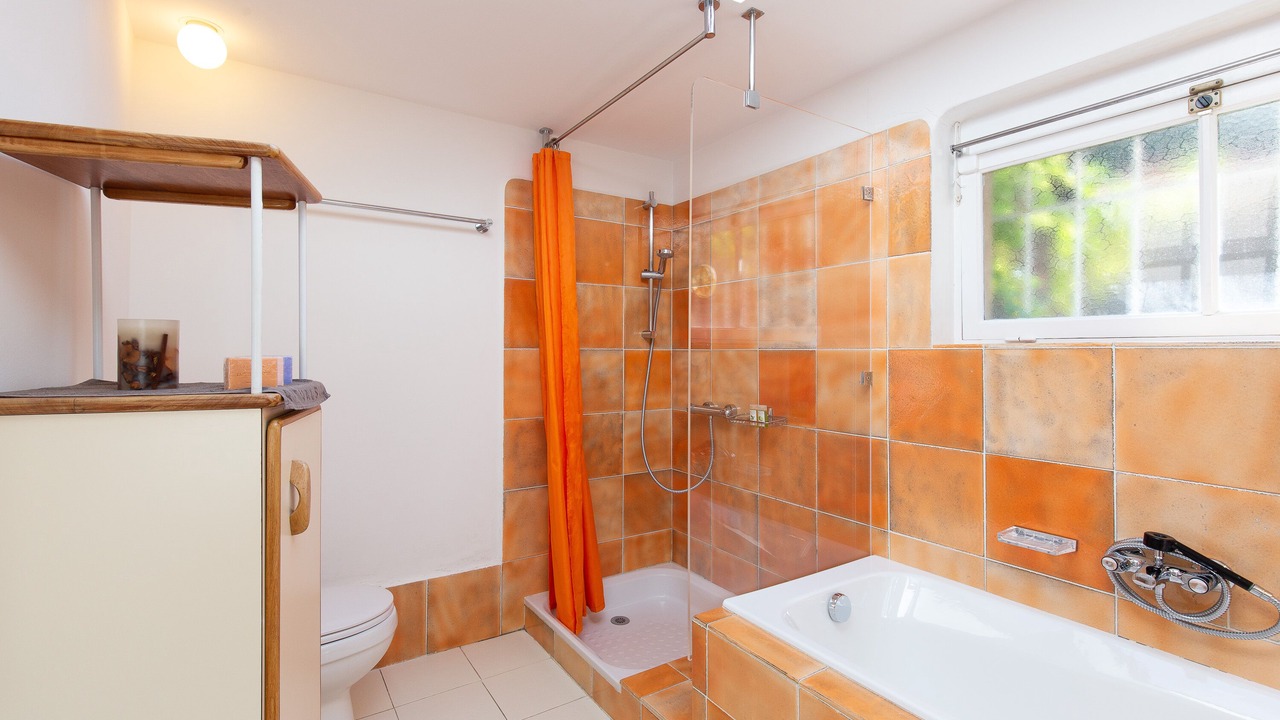 Photo of Bathroom in California - Pezou