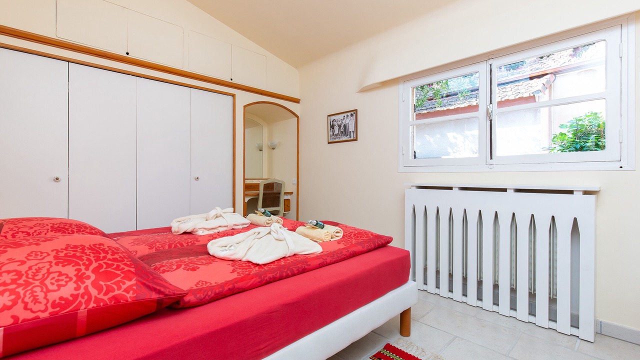 Photo of Bedroom in California - Pezou
