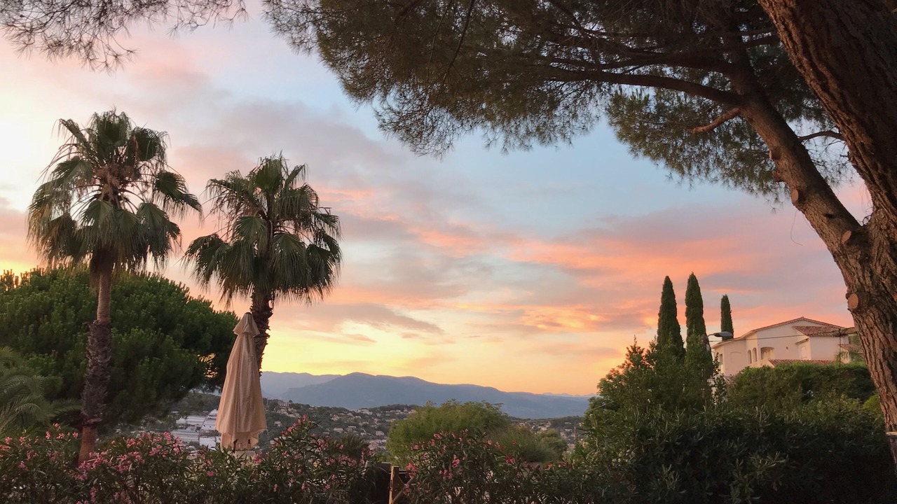 Photo of Outdoor in California - Pezou