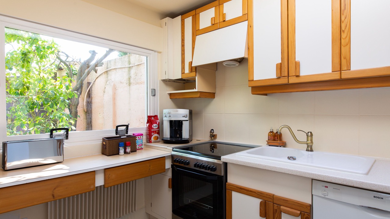 Photo of Kitchen in California - Pezou