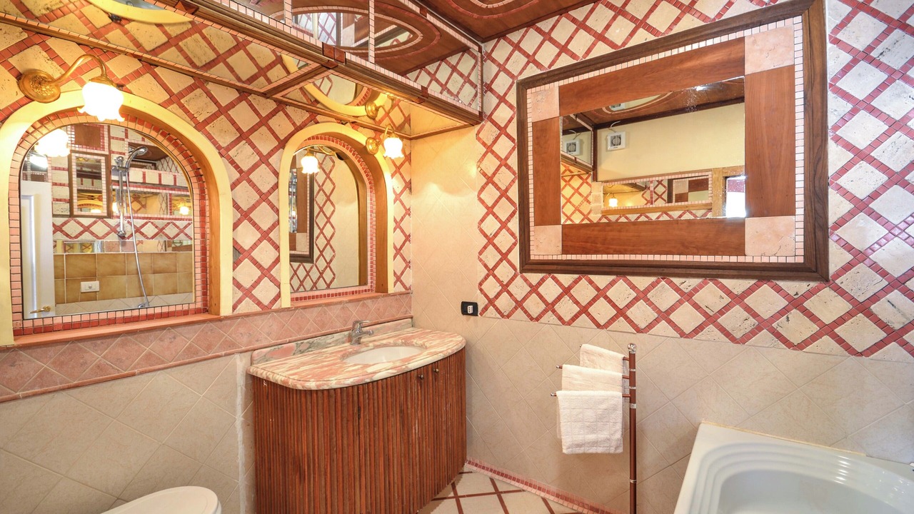 Photo of Bathroom in Furore