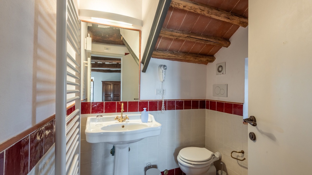 Photo of Bathroom in Simignano