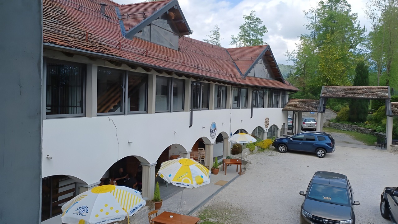 Photo of Outdoor in Fielis