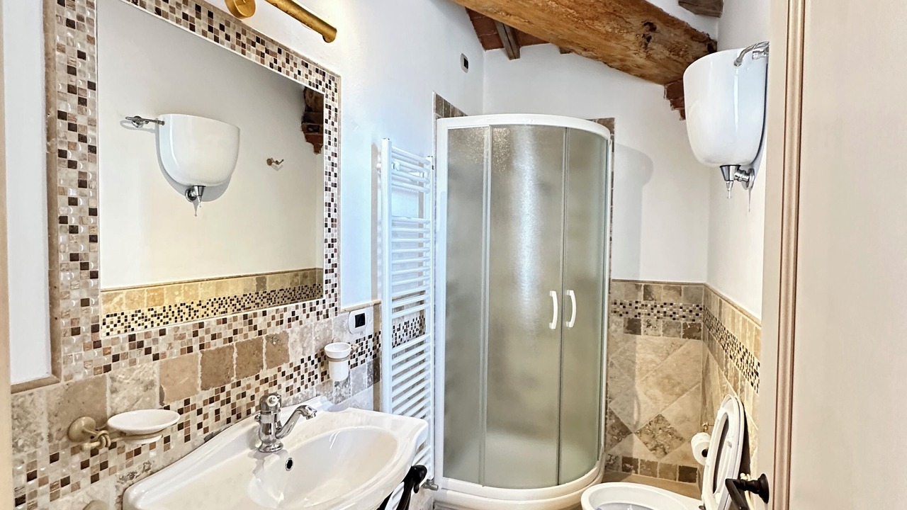 Photo of Bathroom in Torre A Castello