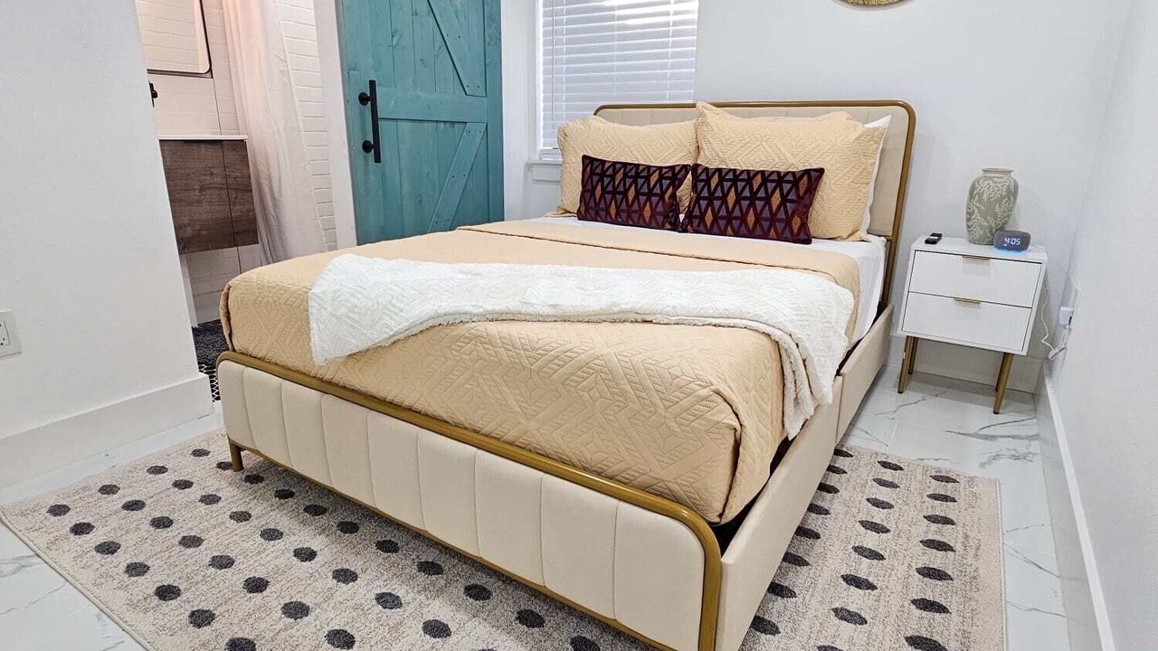 Photo of Bedroom in Fairview Shores