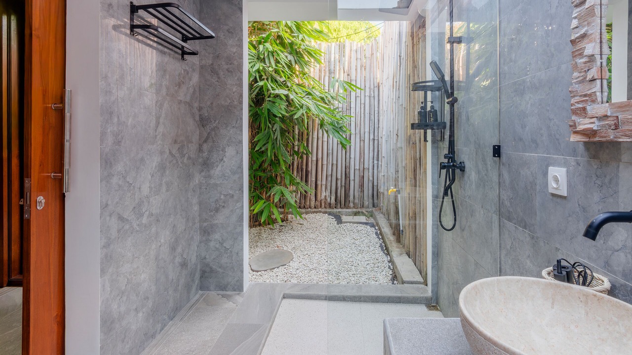 Photo of Bathroom in Mushroom Bay