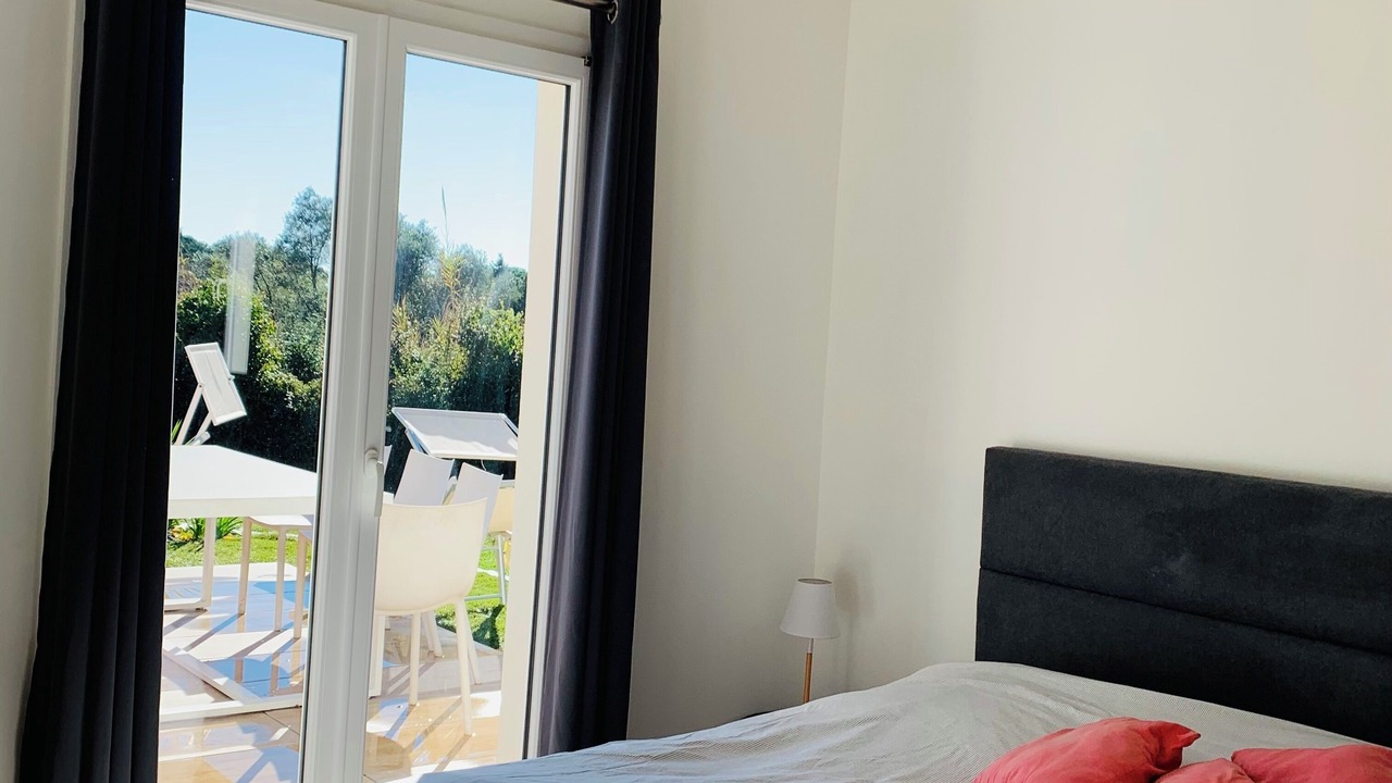 Photo of Bedroom in Saint-Jacques
