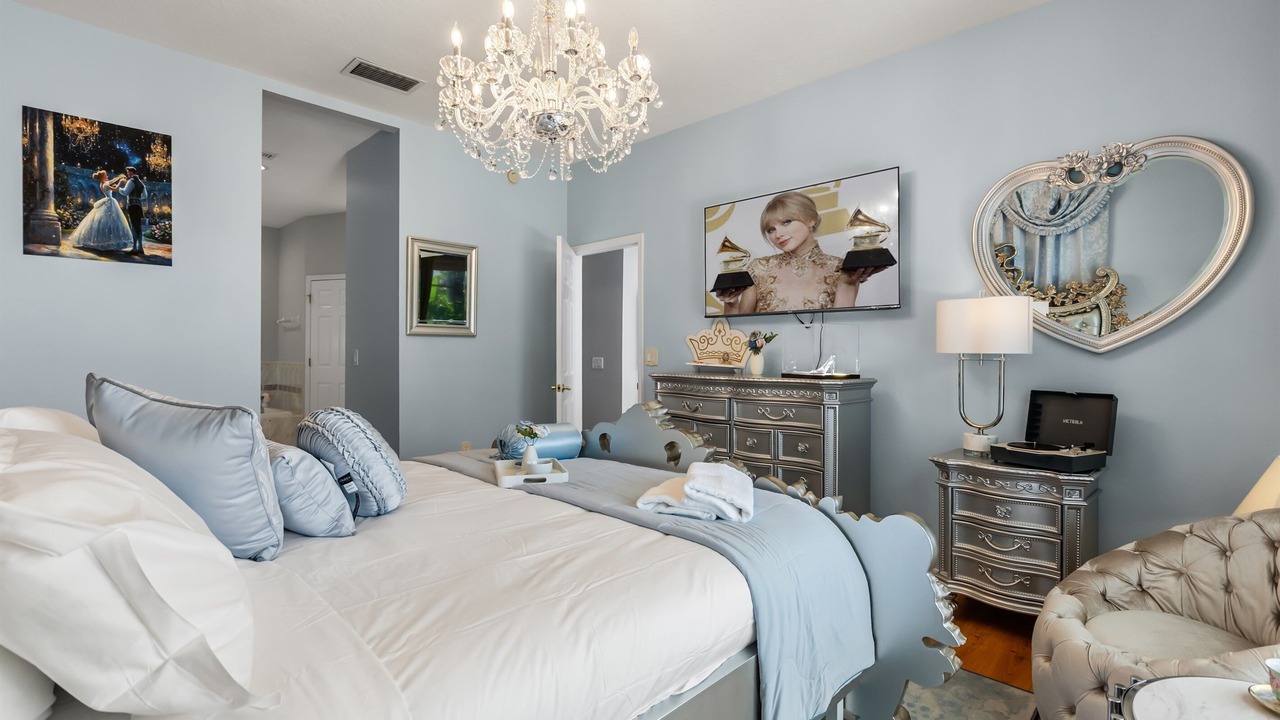 Photo of Bedroom in Sunset Lakes