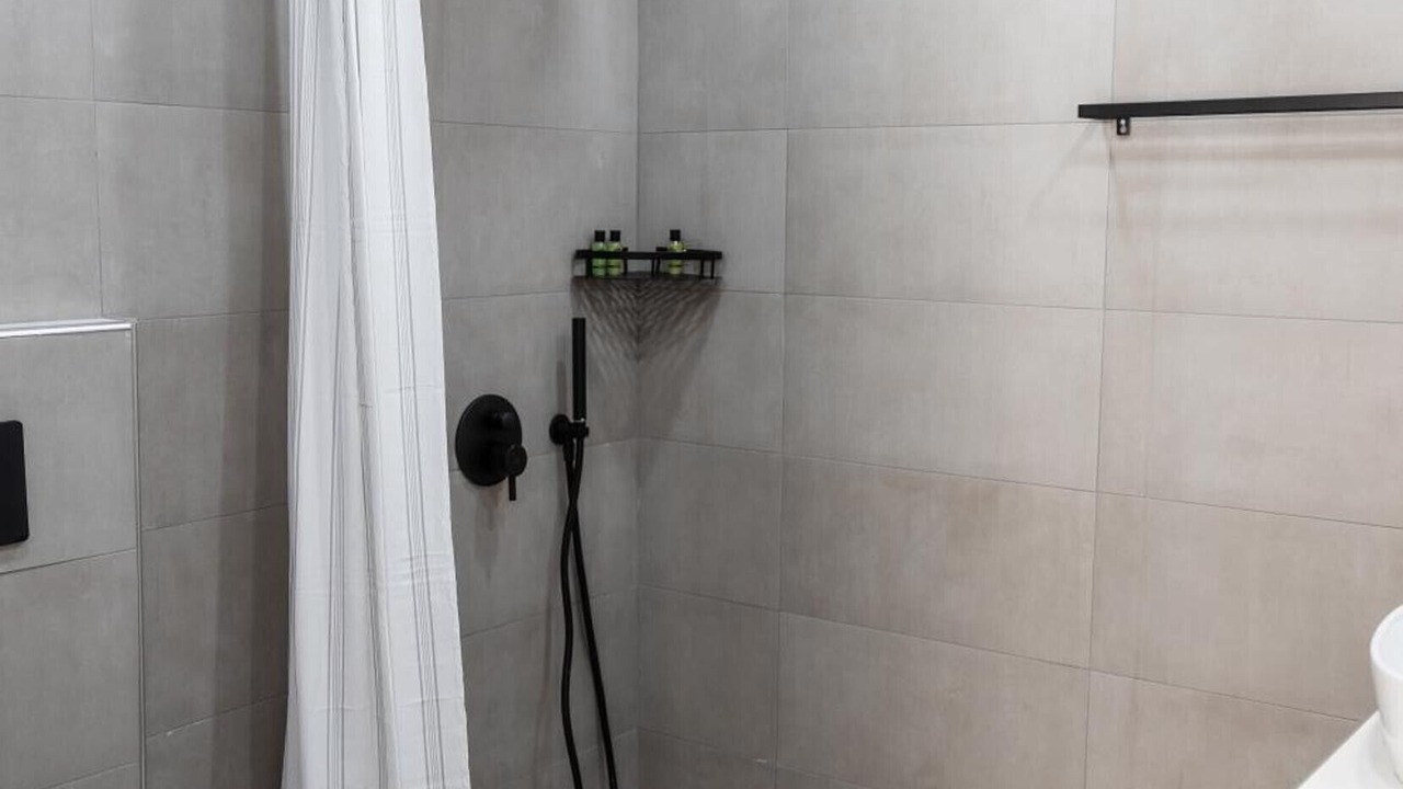 Photo of Bathroom in Kamari