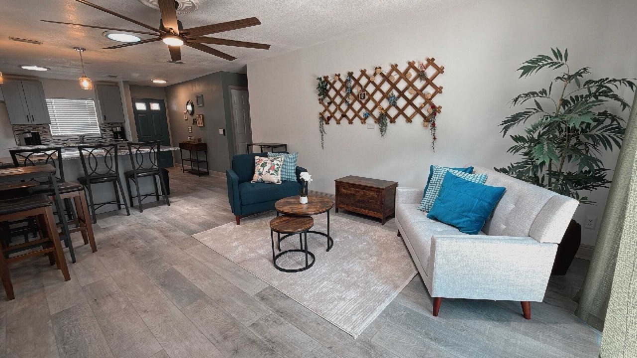 Photo of Livingroom in Oak Ridge