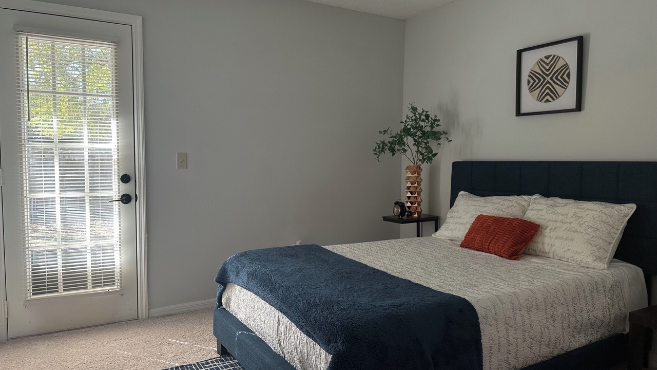 Photo of Bedroom in Rosemont