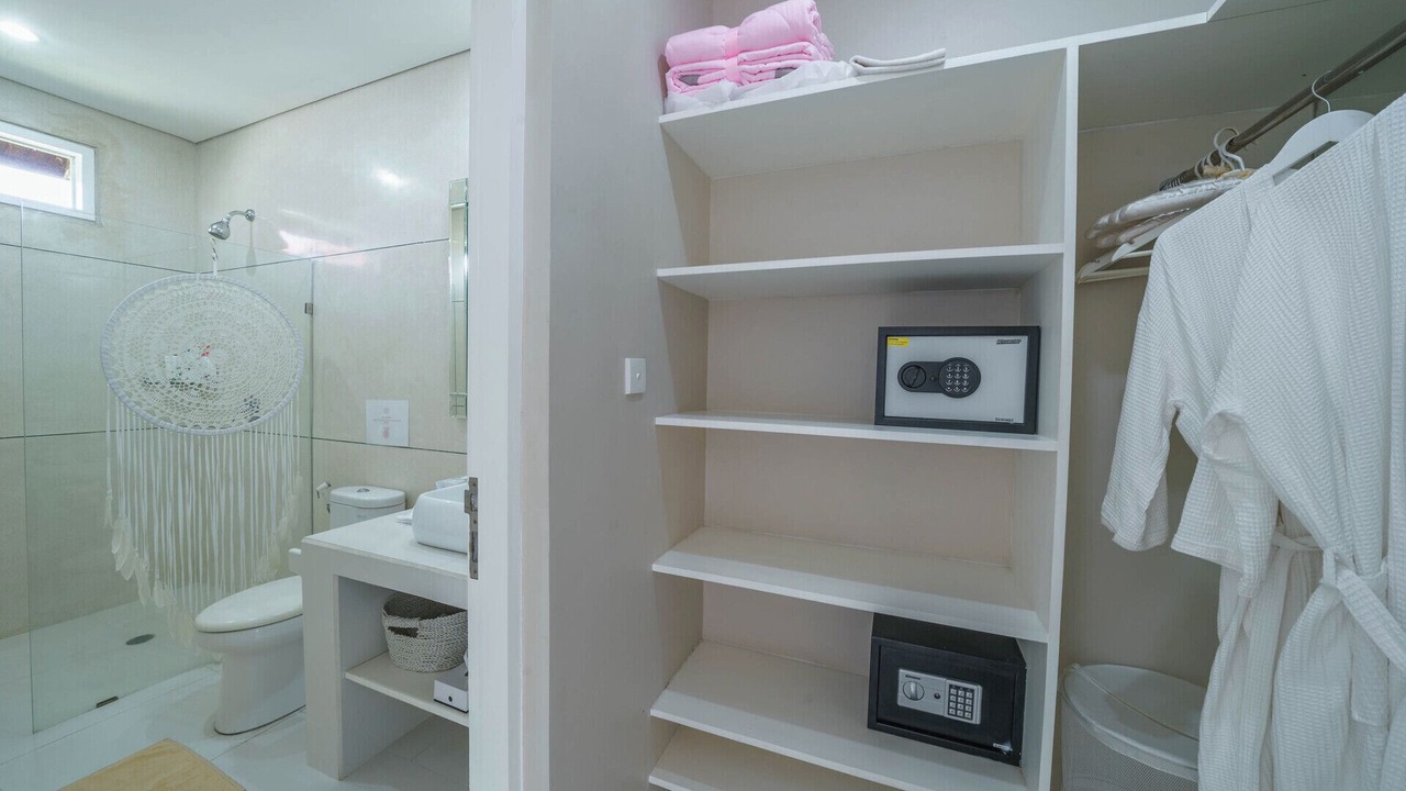 Photo of Bathroom in Suraberata