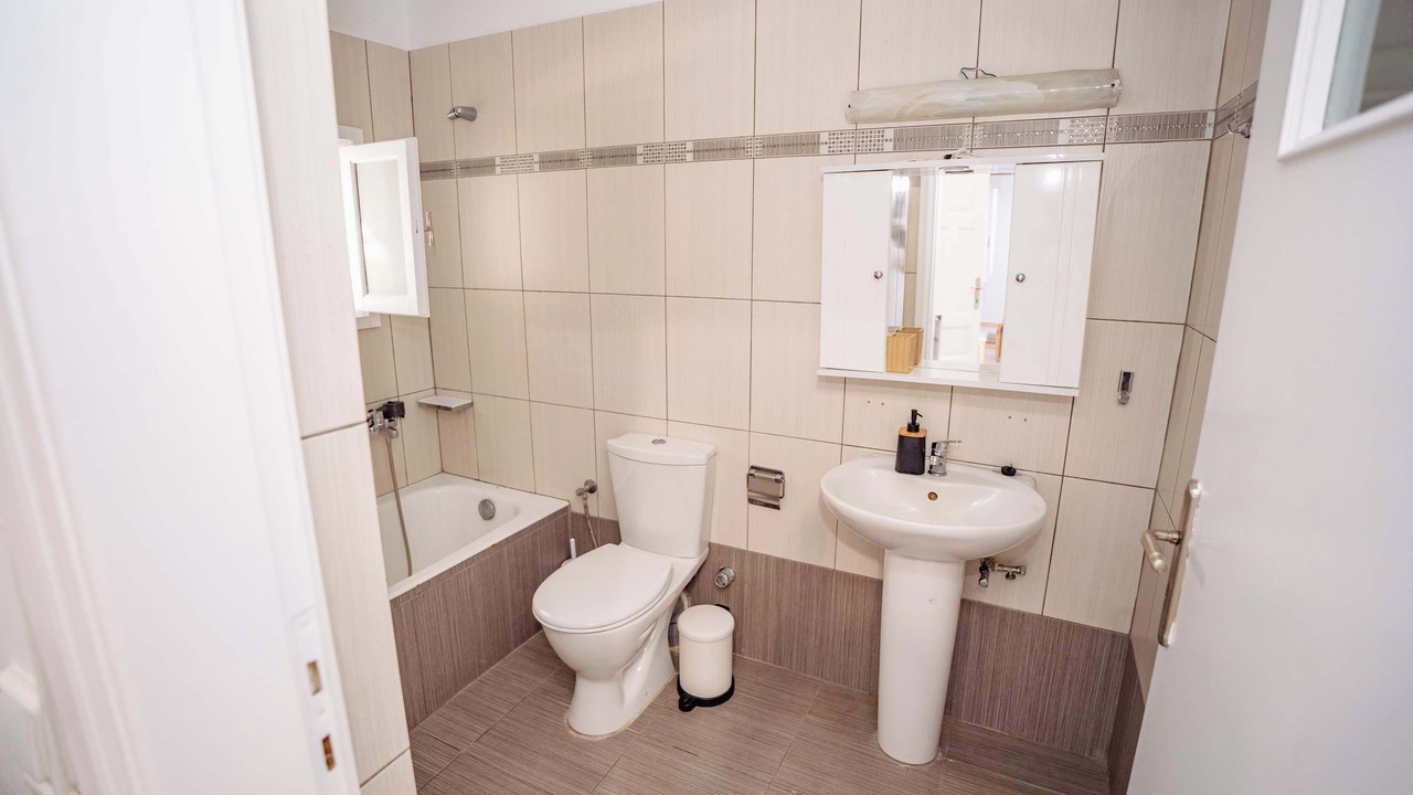 Photo of Bathroom in Kamari