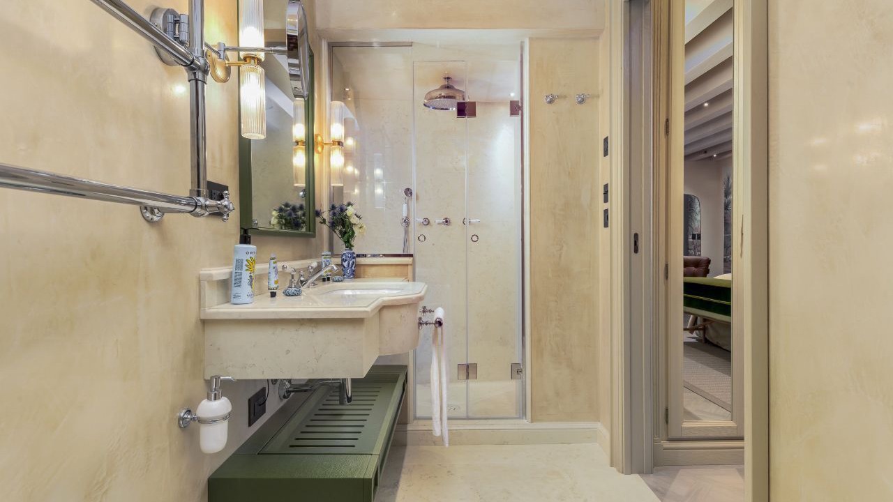 Photo of Bathroom in Dorsoduro