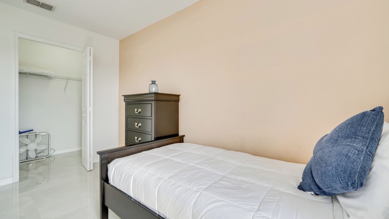 Photo of Bedroom in Crystal Cove