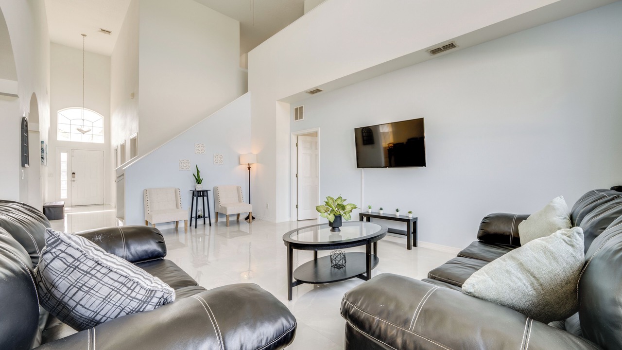 Photo of Livingroom in Crystal Cove
