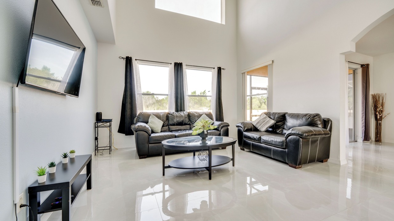 Photo of Bedroom in Crystal Cove