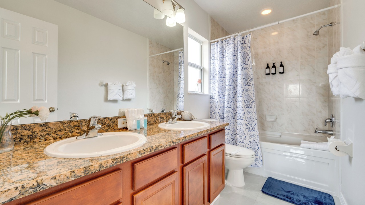 Photo of Bathroom in Crystal Cove