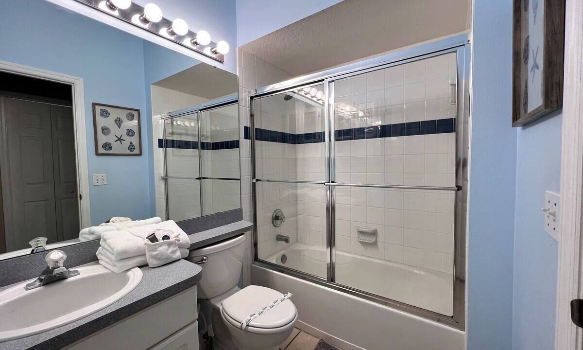 Photo of Bathroom in Sunset Lakes