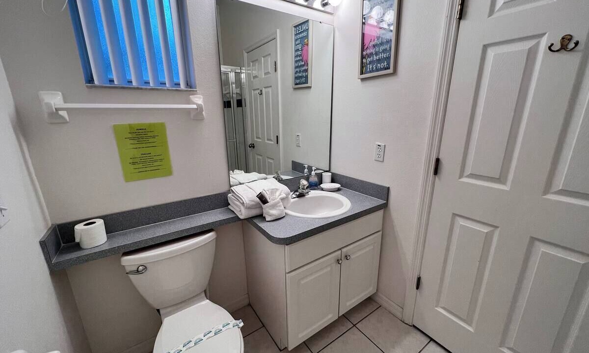 Photo of Bathroom in Sunset Lakes