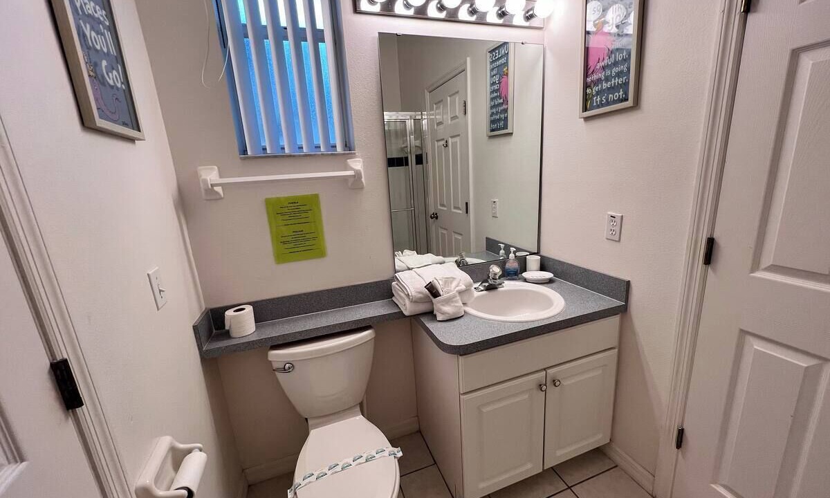 Photo of Bathroom in Sunset Lakes