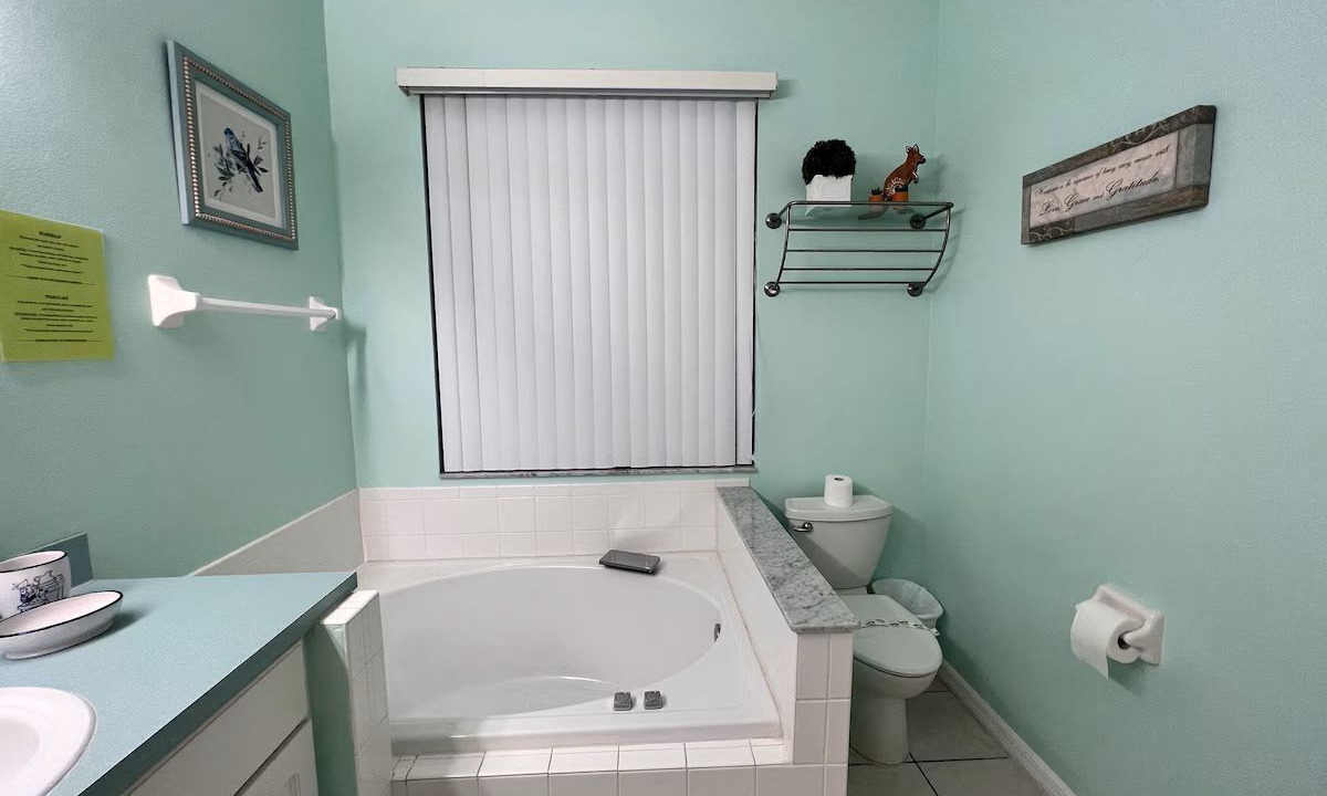 Photo of Bathroom in Sunset Lakes