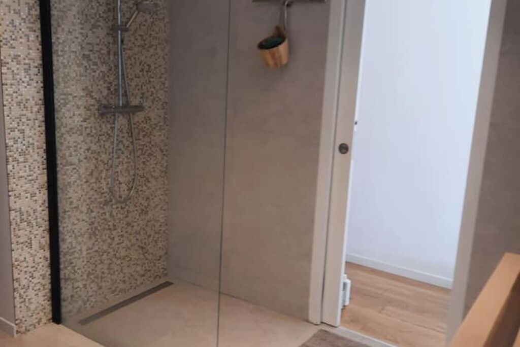 Photo of Bathroom in Saint Pierre de Feric