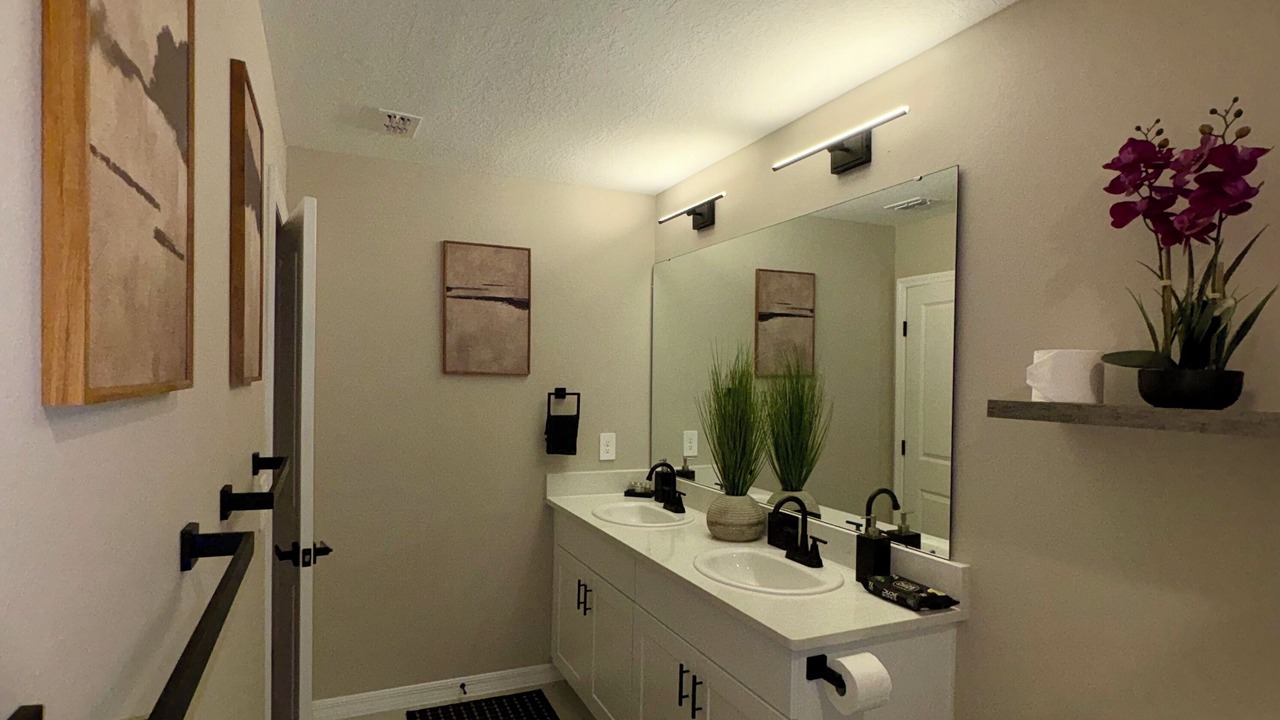 Photo of Bathroom in Poinciana