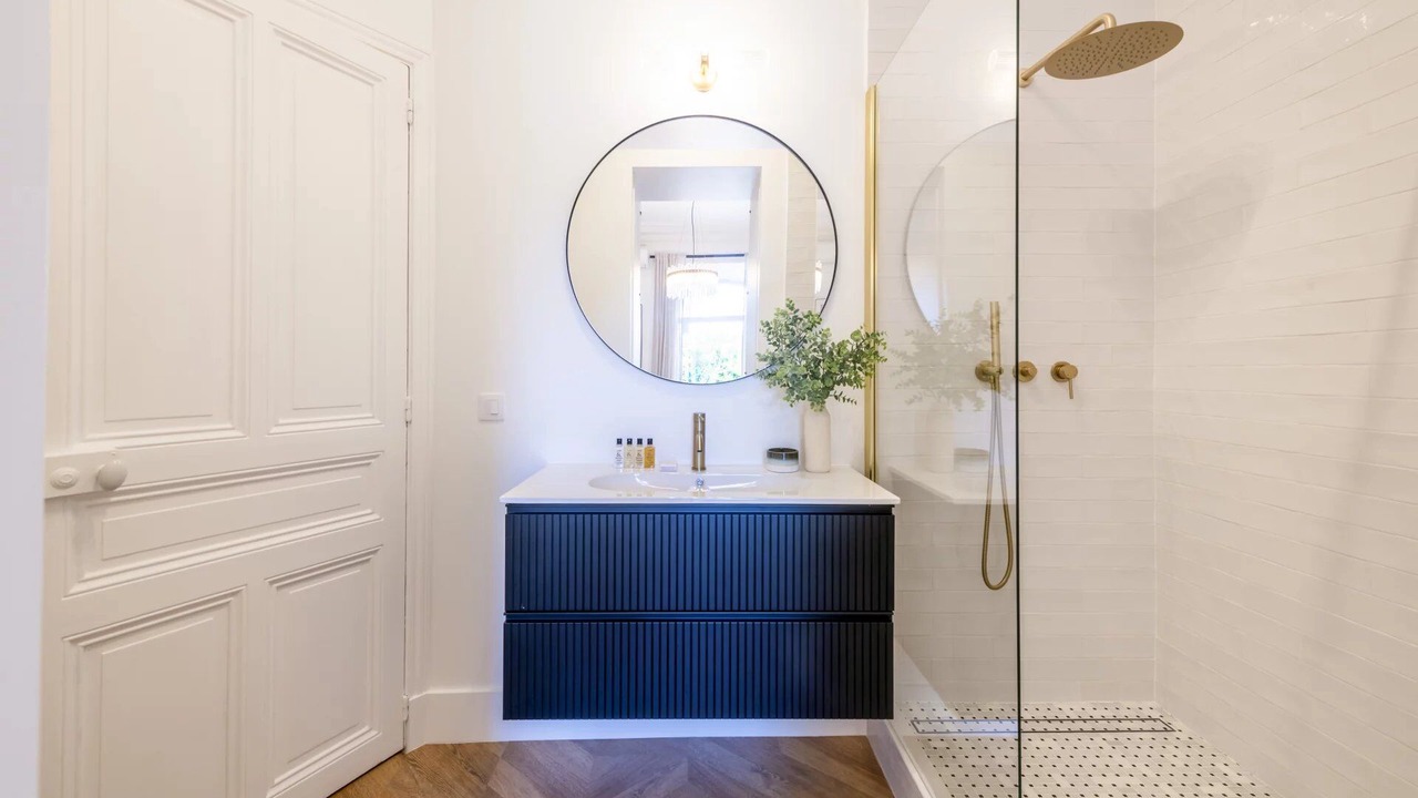 Photo of Bathroom in California - Pezou