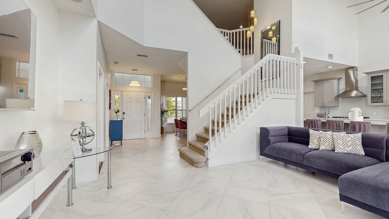 Photo of Livingroom in Crescent Lakes