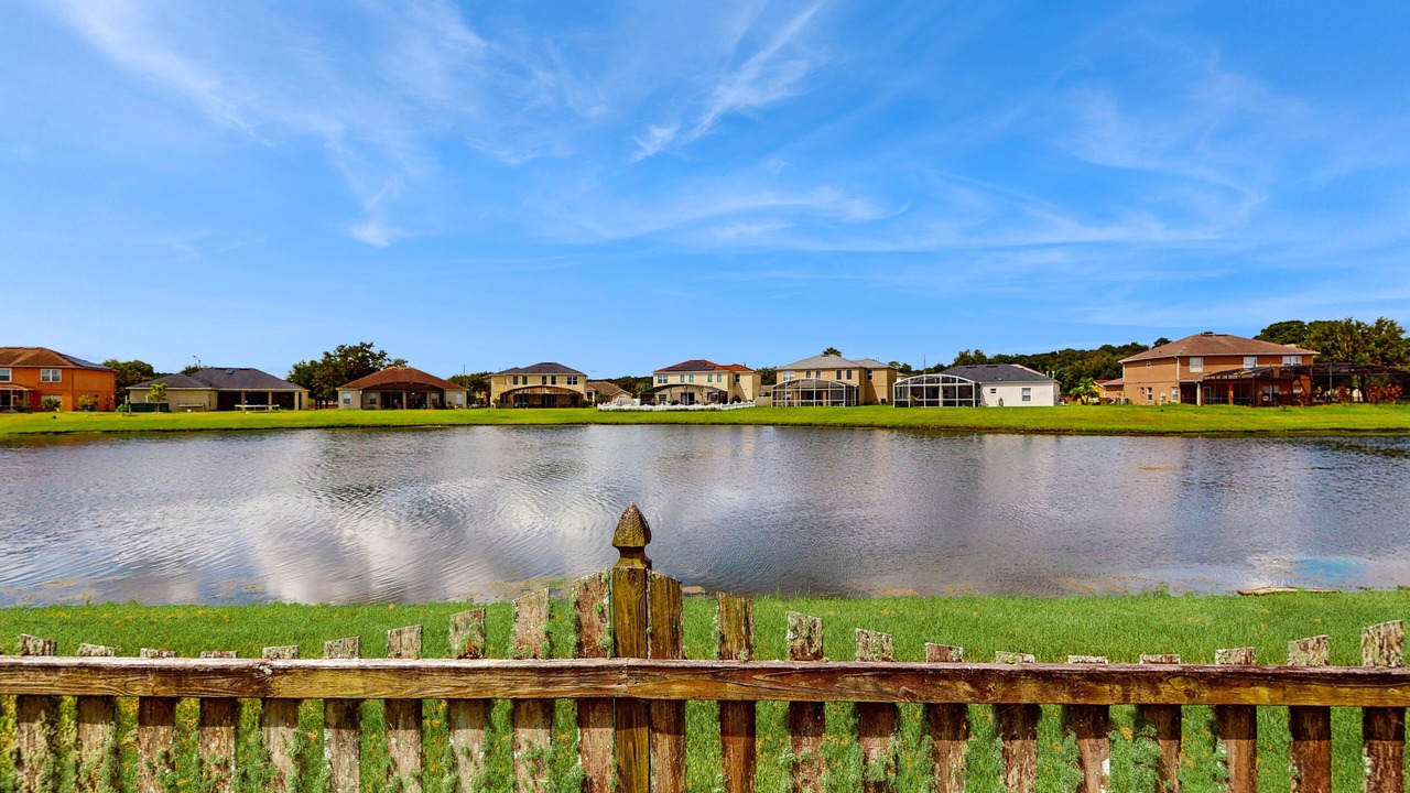 Photo of Outdoor in Crescent Lakes