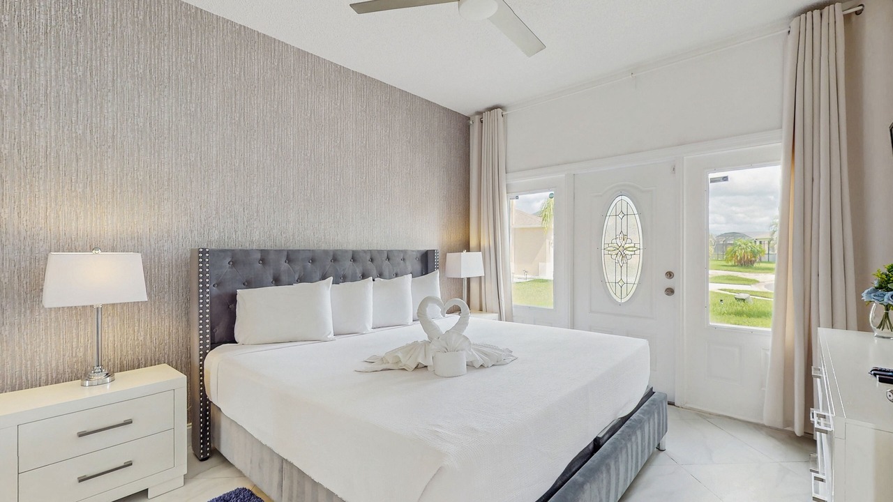 Photo of Bedroom in Crescent Lakes
