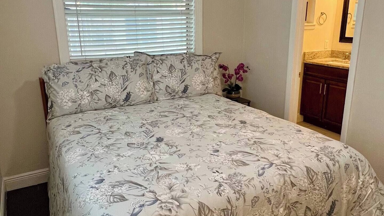 Photo of Bedroom in Azalea Park