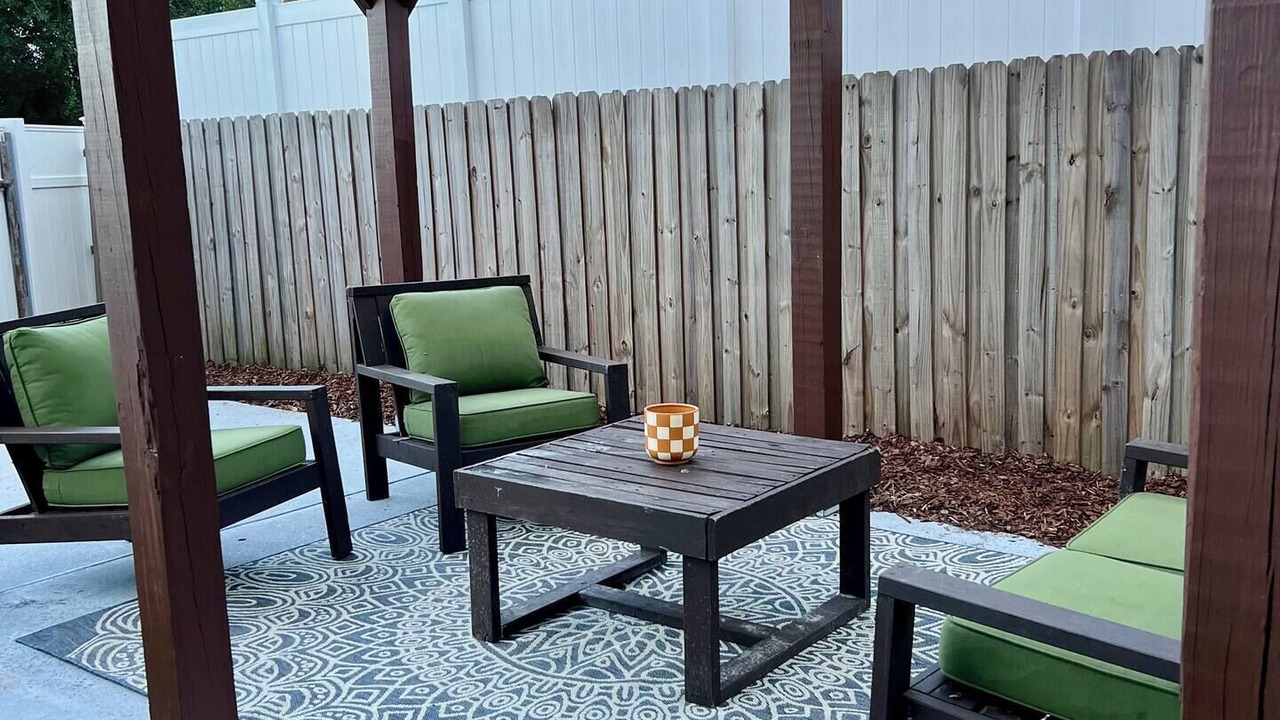 Photo of Patio Balcony in Azalea Park
