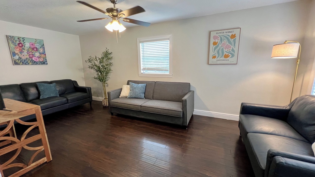 Photo of Livingroom in Azalea Park