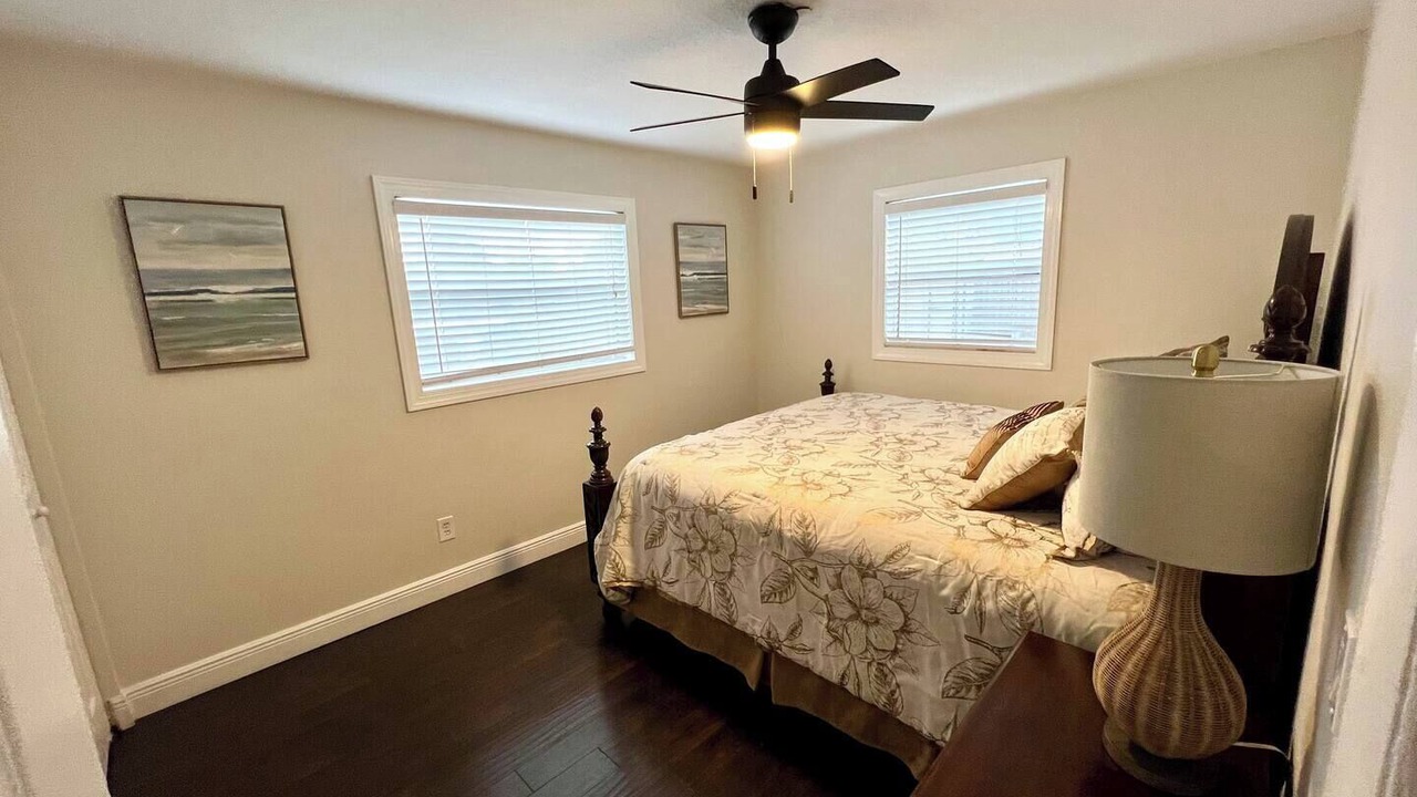 Photo of Bedroom in Azalea Park