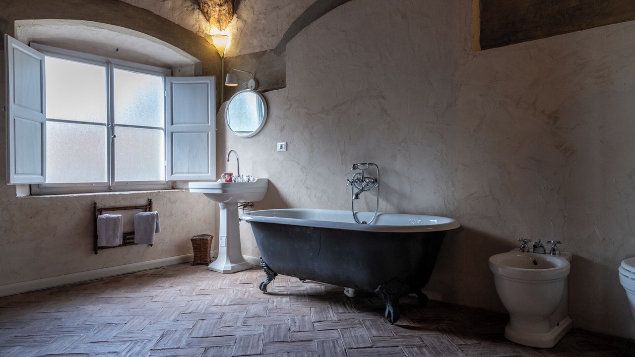 Photo of Bathroom in Calci