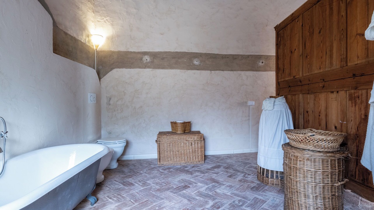 Photo of Bathroom in Calci