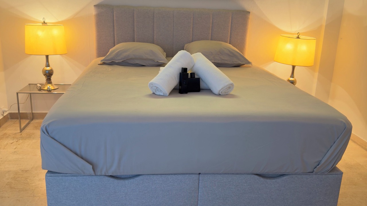 Photo of Bedroom in California - Pezou