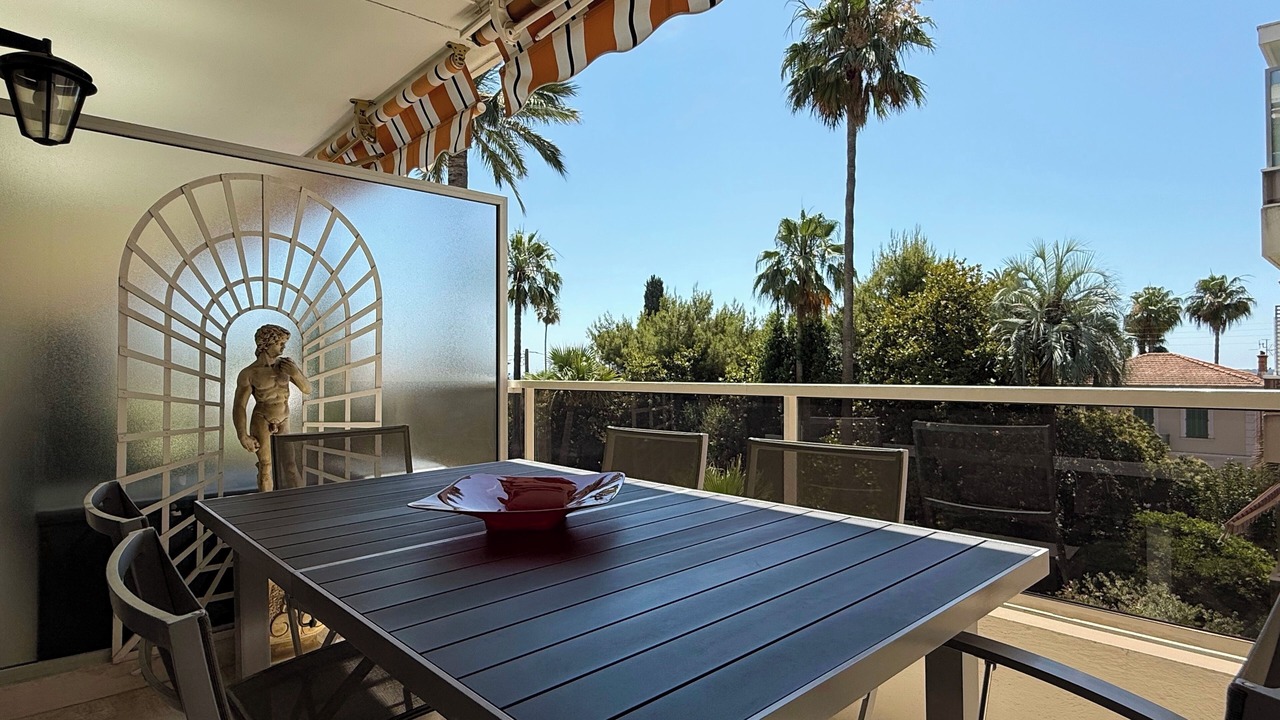 Photo of Outdoor in California - Pezou