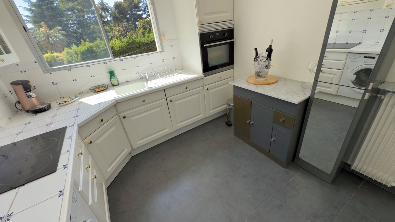 Photo of Kitchen in California - Pezou