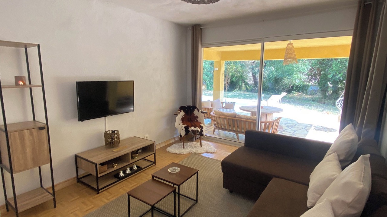 Photo of Livingroom in Saint-Paul-en-Foret