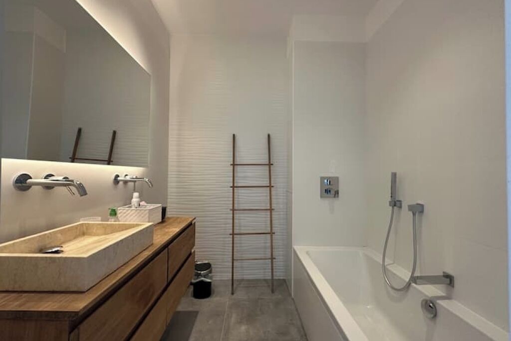 Photo of Bathroom in Saint-Laurent-du-Var